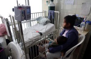 Crece número de niños afectados por el intenso frío de la capital