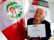 Sabía artesana de 91 años es condecorada por Pensión 65 y el MIMP por su loable historia de lucha