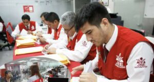 Locura electorera:En último día del plazo JNE recibió una lluvia de afiliaciones a partidos de cara a comicios de 2026