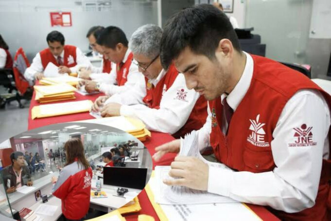 Locura electorera:En último día del plazo JNE recibió una lluvia de afiliaciones a partidos de cara a comicios de 2026