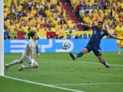 Países Bajos goleó a Rumania 3-0 y se metió a los Cuartos de Final de la Eurocopa