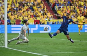 Países Bajos goleó a Rumania 3-0 y se metió a los Cuartos de Final de la Eurocopa