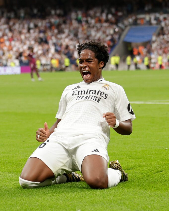 Real Madrid goleó al Real Valladolid 3-0 y logró primera victoria en la Liga de España