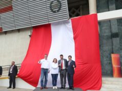 Stefano Peschiera recibió los Laureles Deportivos y develaron su nombre en frontis del Estadio Nacional