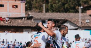 Alianza Lima quedó de líder solitario al vencer de visitante a Comerciantes Unidos 3-1