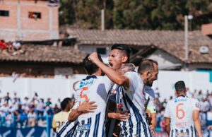 Alianza Lima quedó de líder solitario al vencer de visitante a Comerciantes Unidos 3-1