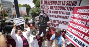 Obstetras de Lima y Callao alzan su voz de protesta