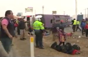 Lurín: dictan 16 meses de prisión preventiva contra chofer de bus que se volcó y murieron cuatro trabajadores de una empresa