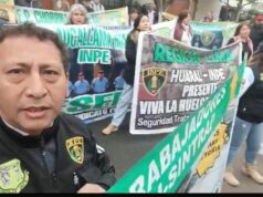 Trabajadores del Inpe protestan en frontis del Ministerio de Economía para reclamar agilización de proyecto de reajuste de sus remuneraciones
