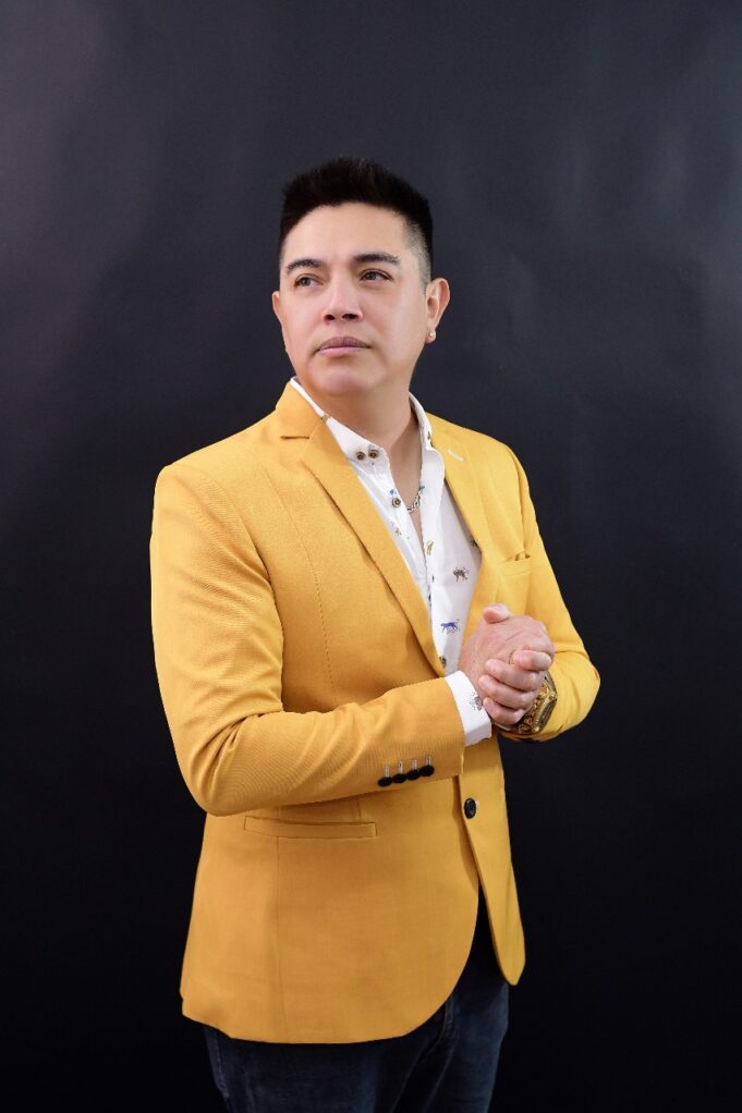 Leonardo León feliz con Olenka Cuba : y lo celebra dedicándole nueva canción «Una mujer como tú»(VIDEO)