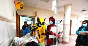 INSN:Pacientes se divirtieron en el Día del Niño con show del Circo «Los Dinosaurios Gigantes» la visita de Superhéroes y regalos