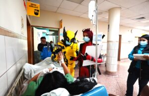 INSN:Pacientes se divirtieron en el Día del Niño con show del Circo «Los Dinosaurios Gigantes» la visita de Superhéroes y regalos