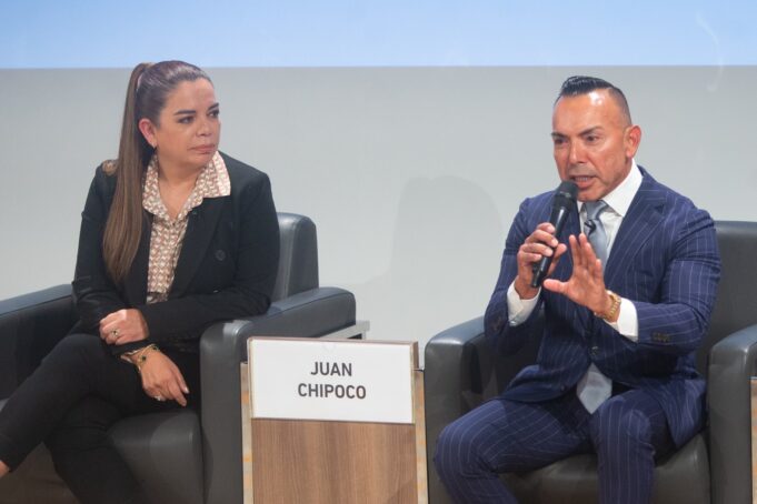 Juan Chipoco deslumbra en la Universidad de Lima con charla magistral