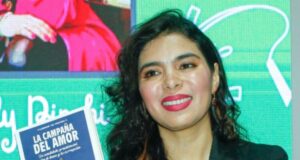 Zully Pinchi lanzó con rotundo éxito su séptimo libro » La Campaña del Amor»