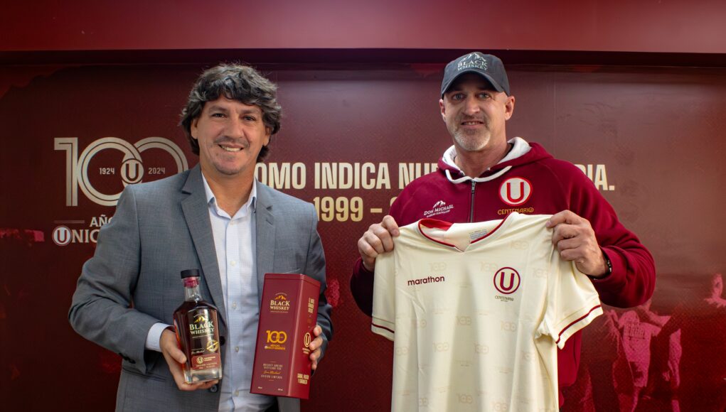 Black Whiskey y Universitario de Deportes se unen para lanzar Whiskey de edición limitada para celebrar los 100 años de pasión futbolera
