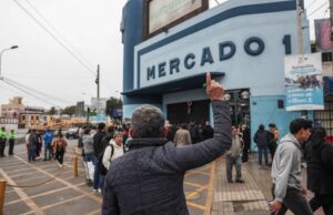 Comerciantes de Surquillo denuncian toma irregular del Mercado N° 1