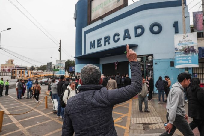 Comerciantes de Surquillo denuncian toma irregular del Mercado N° 1