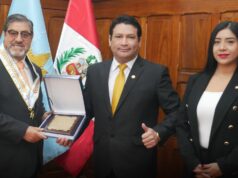 Reconocimiento al Liderazgo de Carlos Manuel Torres Martínez como Ciudadano de Valor por el Ilustre Colegio de Abogados de Lima y su Decano el Dr. Raul Canelo Rabanal.