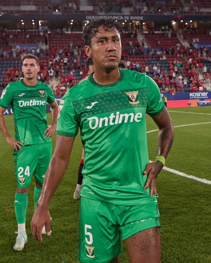 Renato Tapia debutó en el Leganés que empató de visita con Osasuna 1-1 en la Liga de España