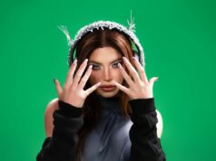 Flavia Laos:Lanza su nuevo hit «Exxxotico»(VIDEO)