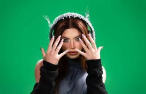 Flavia Laos:Lanza su nuevo hit «Exxxotico»(VIDEO)