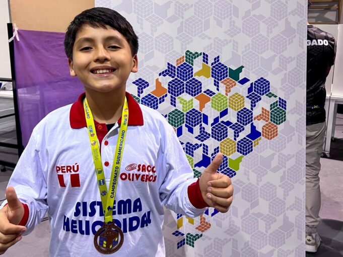 Orgullo peruano: Escolar de 11 años gana medalla para el Perú en el sudamericano de cubo rubik