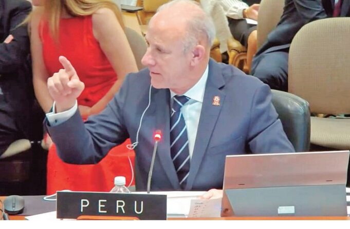 Inepto canciller: Gonzáles Olachea aísla internacionalmente al Perú