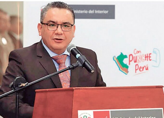 Ministro Santiváñez acusa al MP de obstaculizar lucha contra el crimen