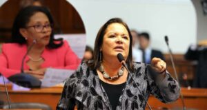Rosario Sasieta arremete contra la ministra Ángela Hernández por casos de feminicidio