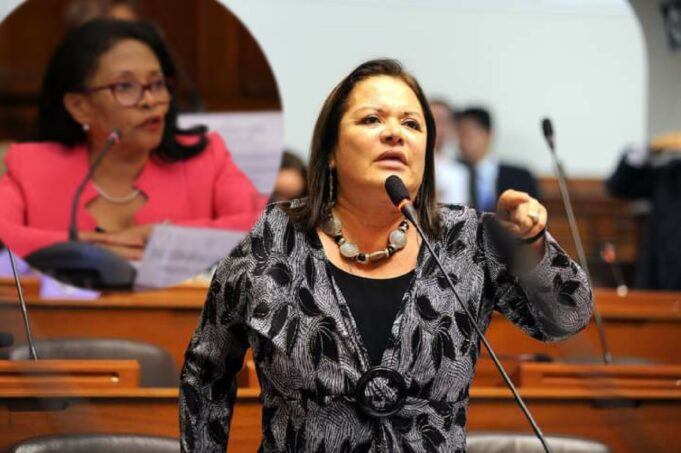 Rosario Sasieta arremete contra la ministra Ángela Hernández por casos de feminicidio