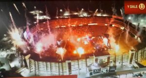 Universitario celebró a lo grande su «Centenario» ante numerosa hinchada en el Monumental