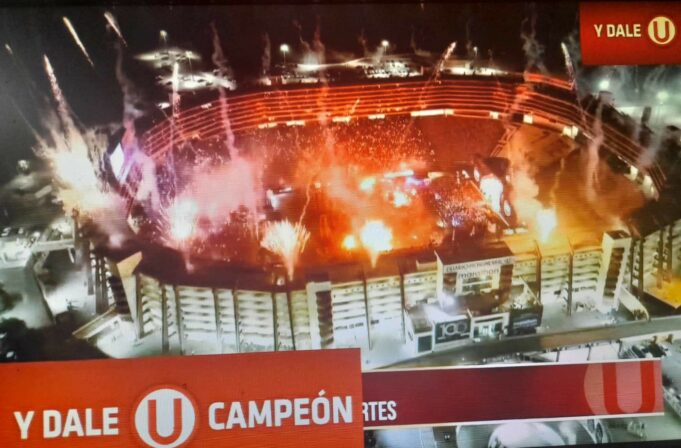 Universitario celebró a lo grande su «Centenario» ante numerosa hinchada en el Monumental