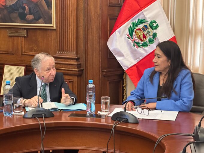 Sellan compromiso en favor de la seguridad vial en el Perú