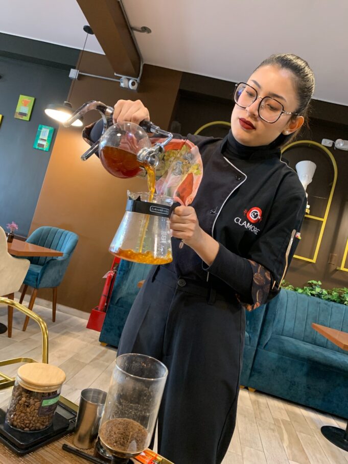 CLAMORE CAFÉ: Una experiencia donde el público disfruta mientras aprende sobre el mundo del café