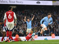 Manchester City en el final logró empatar al Arsenal 2-2 y mantuvo liderato de la Premier