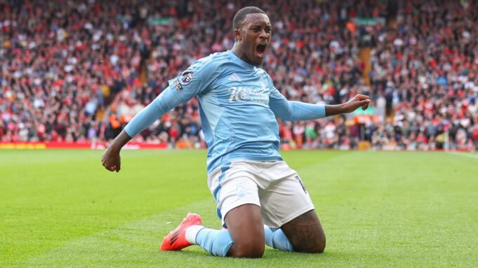 Nottingham Forest ganó después de 55 años en Anfield al Liverpool 1-0