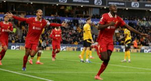 Liverpool es el nuevo puntero de la Premier League al vencer a Wolves 2-1