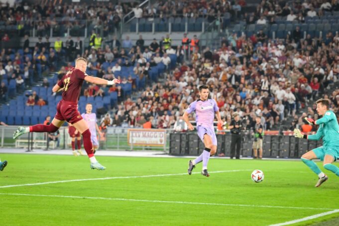 Roma no pudo iniciar con triunfo la Europa League al igualar de local con Athletic Club 1-1