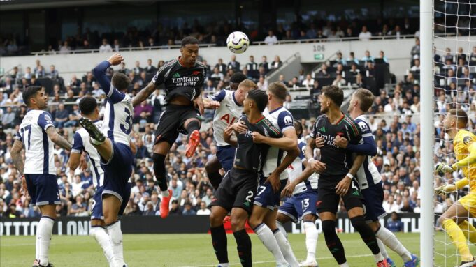 Arsenal logró gran triunfo sobre el Tottenham 1-0 y es escolta del líder Manchester City