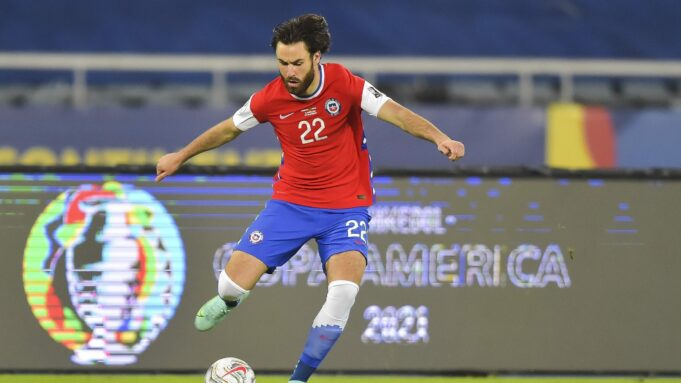 Chile presentó su lista con dos bajas importantes para la doble fecha de Clasificatorias