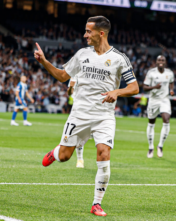 Real Madrid ganó al Alavés 3-2 y acecha al líder Barcelona