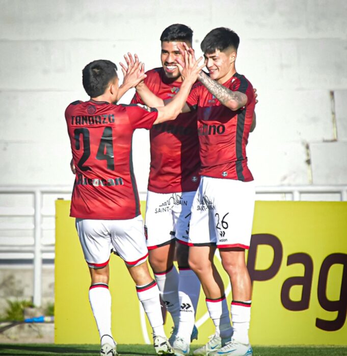 Melgar derrotó a Los Chankas por 3-0 en Arequipa y también peleará el Clausura