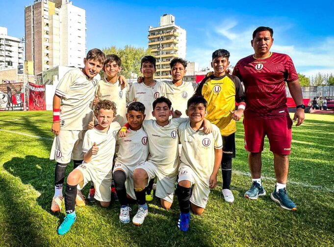 Categoría 2015 de Universitario se proclamó campeón de la Newell’s Cup