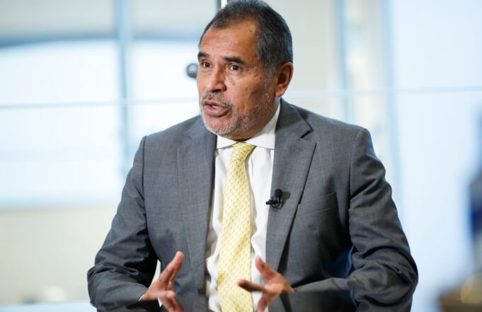 Exministro Mathews propone crear la agencia Proinfraestructura en lugar de fusionar ministerios