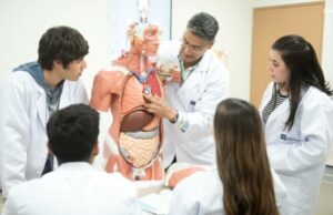 Decano del CMP denuncia que examen Serums 2024 afecta calidad de profesionales