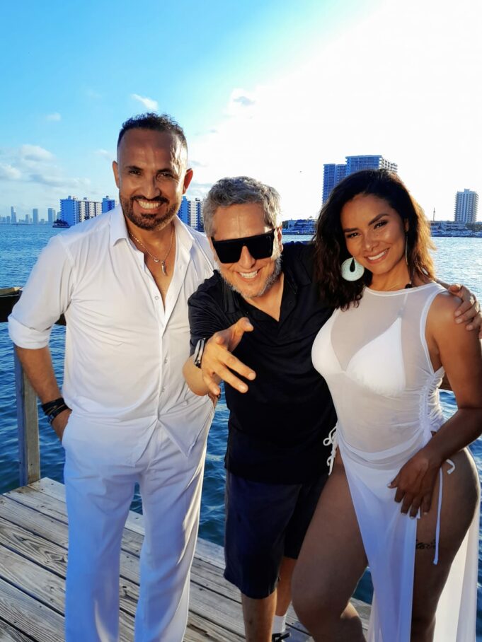 Ervin Cevallos: cantante peruano estrena video protagonizado ponla bella Maricielo Effio(VIDEO)