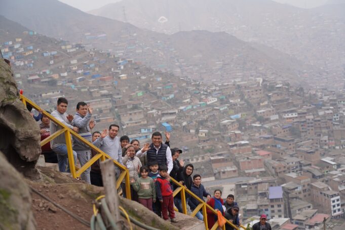 Alcalde del Rímac pese a los escasos recursos lucha frontalmente contra la inseguridad y cumple con recojo de basura