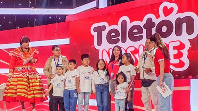 «El Ángel de los Pobres» Brilla en la Teletón 2024 con Su Apoyo Incondicional