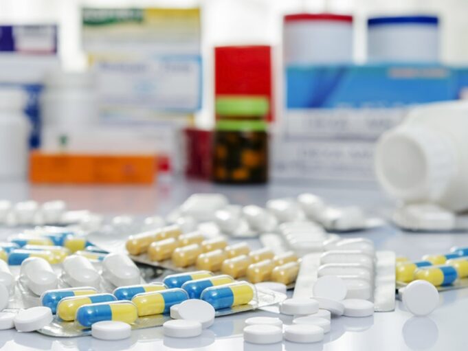 Colegio Químico Farmacéutico de Lima demanda atención urgente a pacientes crónicos