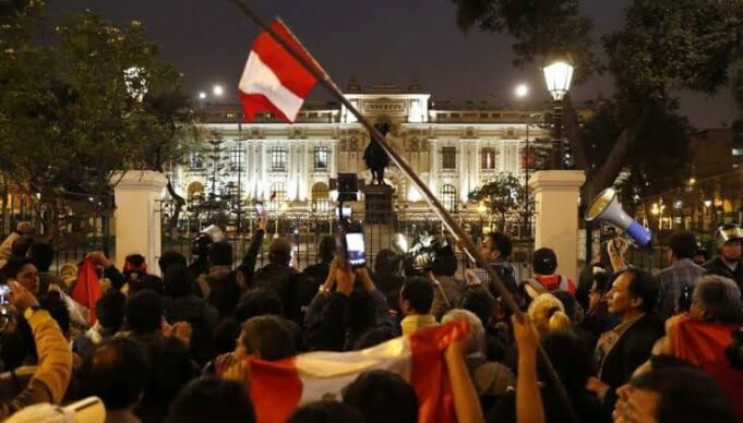 Sin brújula, ni liderazgo…